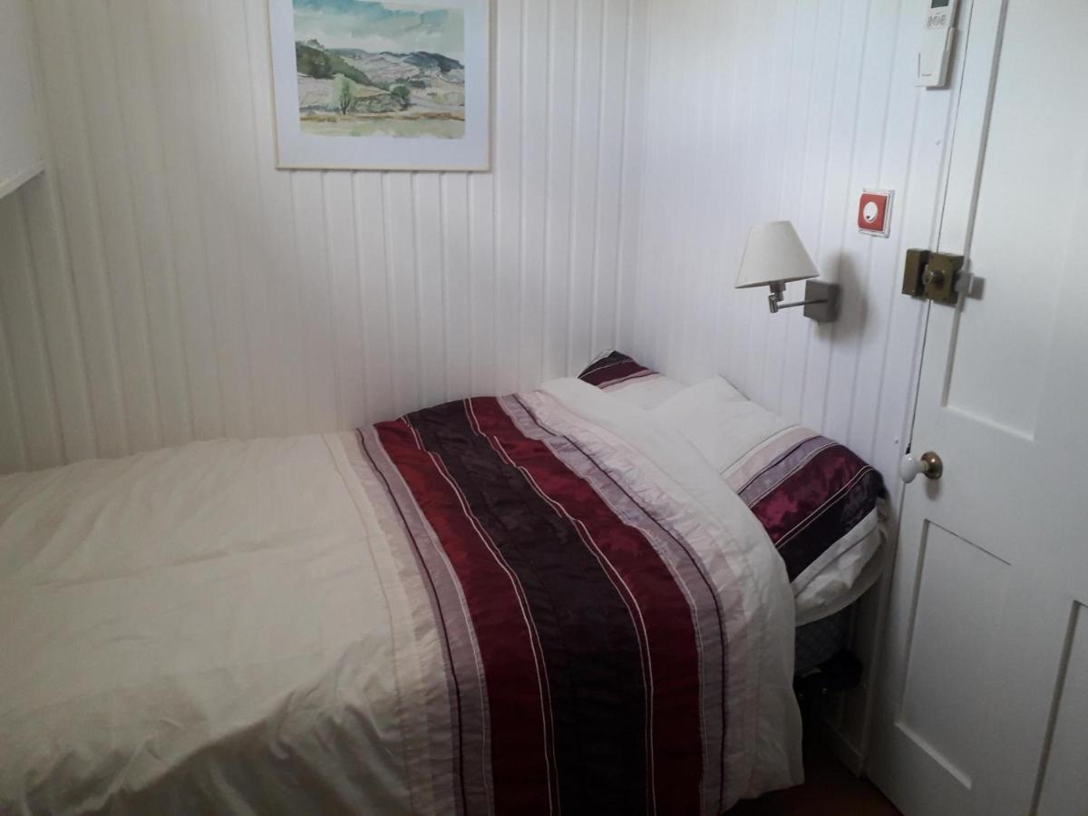 Peniche Caroline Bed and Breakfast Capestang Exteriör bild